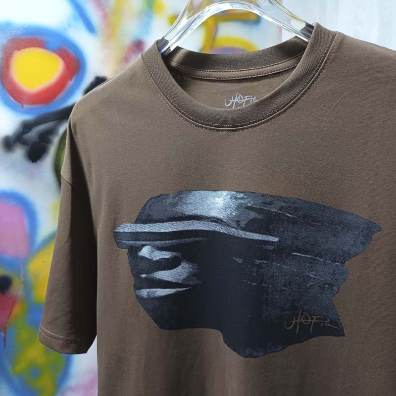 Bruine stenen standbeeldprint  - Cactus Jack Tee recensie en prijs